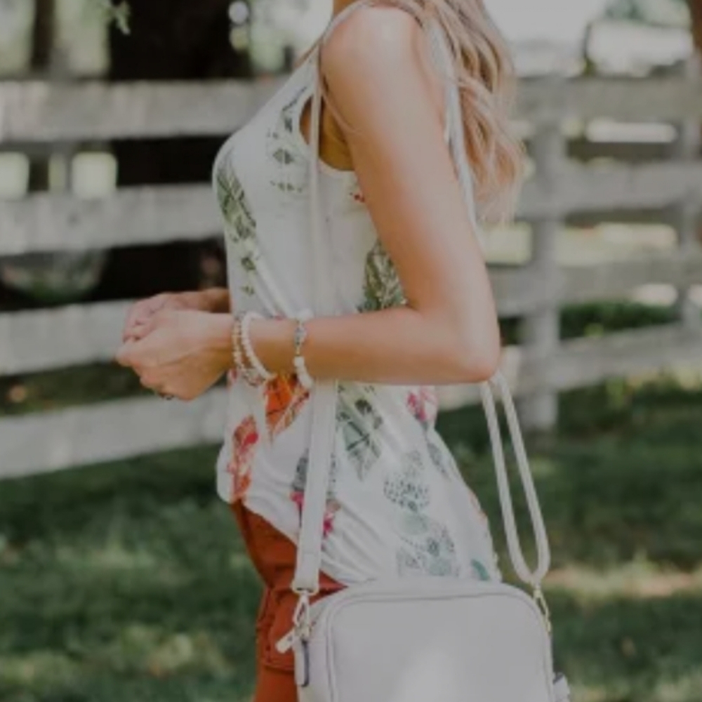 Multi Color Feather Aztec Feather Tank - Picture 5 of 8